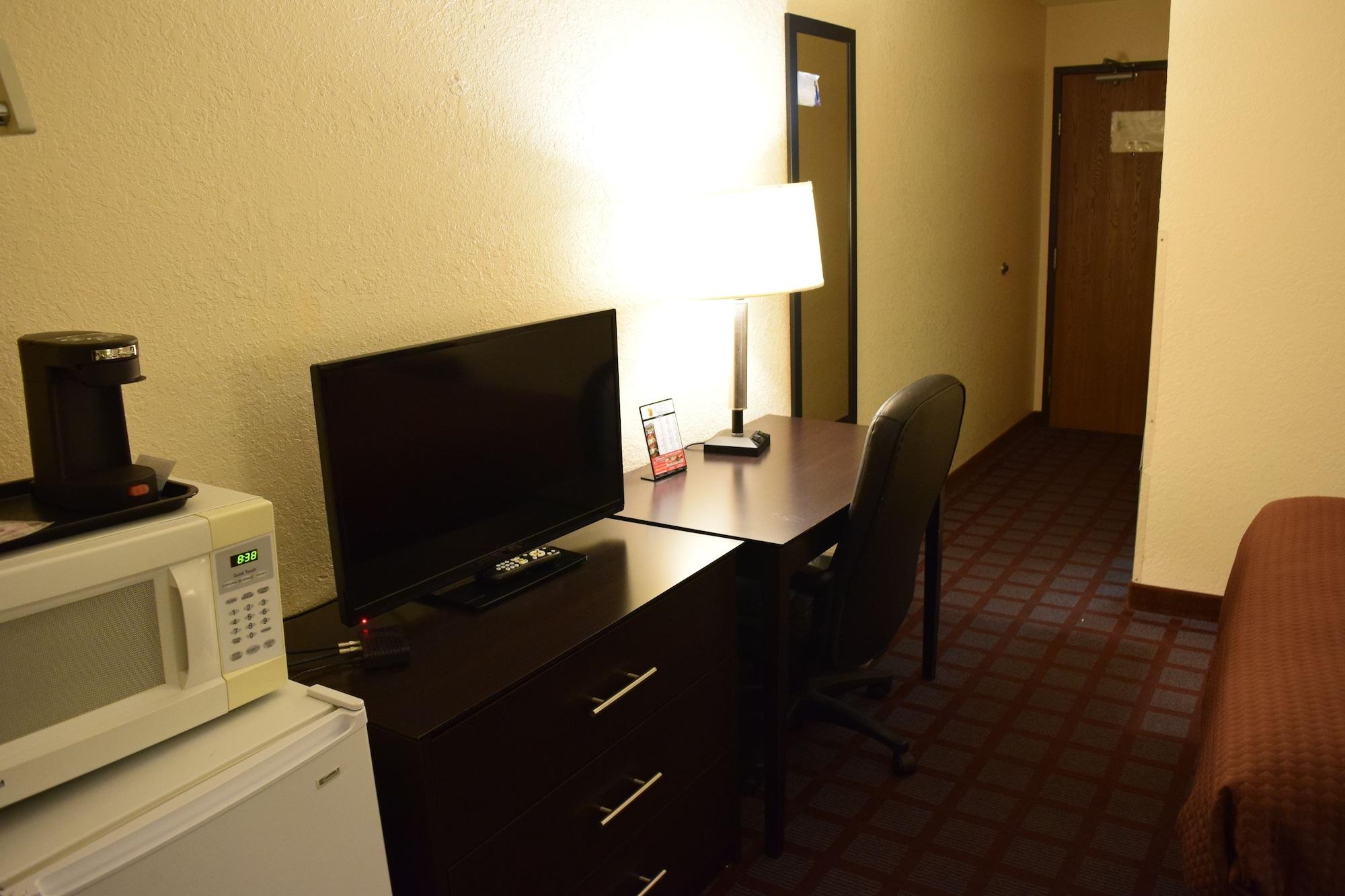 Super 8 By Wyndham Saginaw Motel Exterior photo
